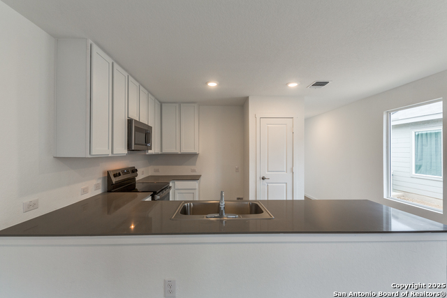 Image 9 of 24 For 11715 Blasting Way