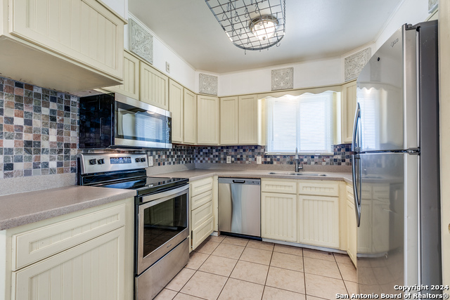 Image 6 of 25 For 123 Stardream Dr