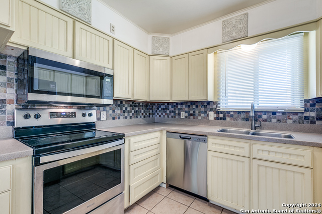 Image 7 of 25 For 123 Stardream Dr