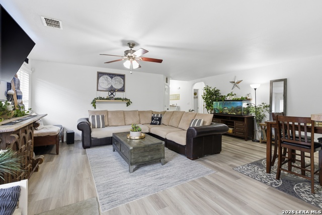 Image 5 of 20 For 2396 Medina Dr