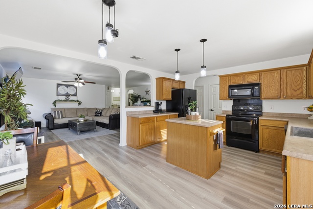 Image 7 of 20 For 2396 Medina Dr