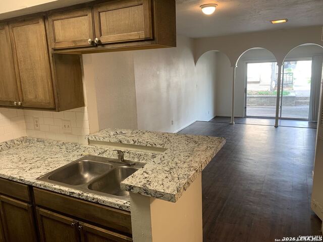 Image 4 of 12 For 170 De Chantle  Apt 503