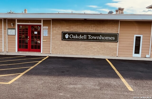 Image 8 of 35 For 7322 Oak Manor Dr  35