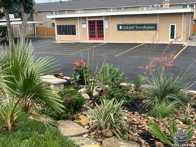 Image 9 of 35 For 7322 Oak Manor Dr  35