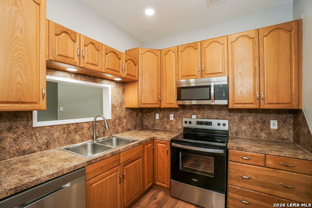 Image 7 of 20 For 7711 Broadway  11 C