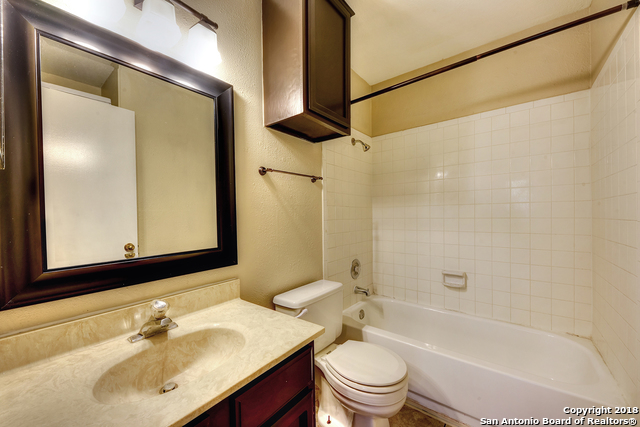 Image 15 of 18 For 4803 Hamilton Wolfe Rd  916