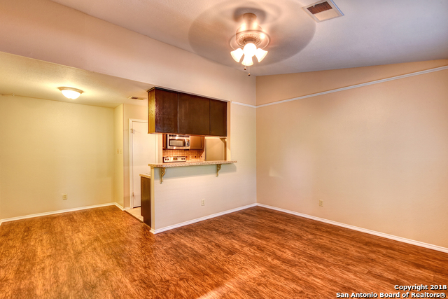 Image 7 of 18 For 4803 Hamilton Wolfe Rd  916