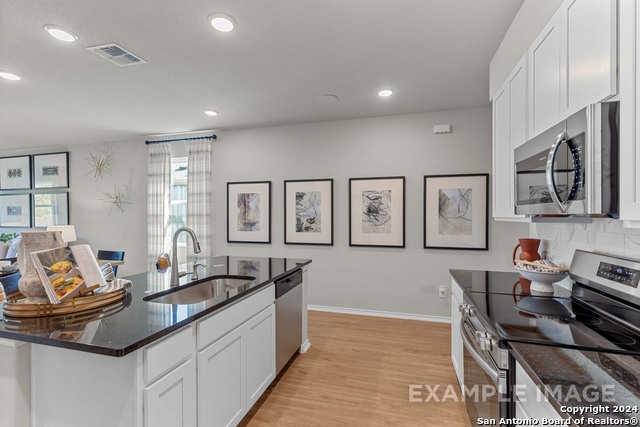 Image 13 of 36 For 2507 Pink Pearl Dr.