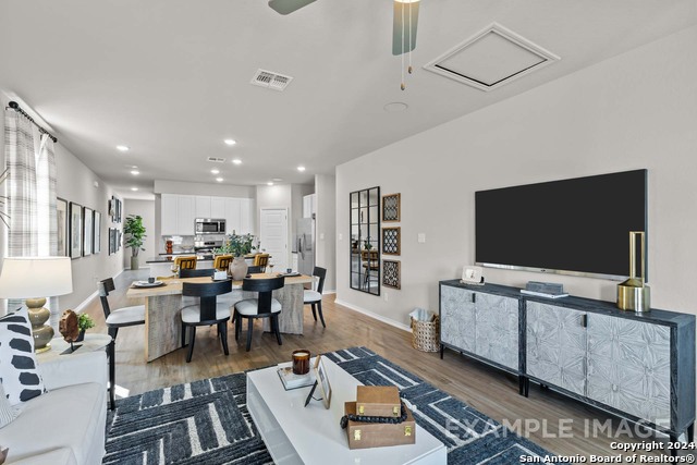 Image 21 of 36 For 2507 Pink Pearl Dr.