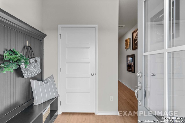 Image 4 of 36 For 2507 Pink Pearl Dr.