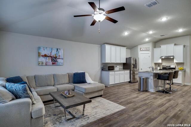 Image 4 of 25 For 6910 Shiraz Way