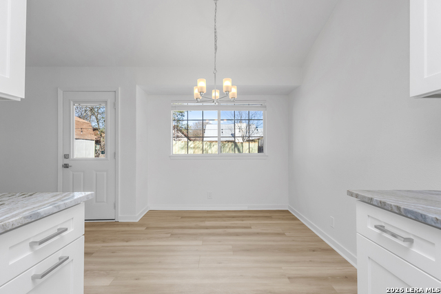 Image 5 of 24 For 5618 Timber Rail