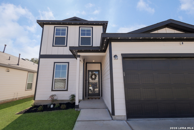 Image 4 of 45 For 13740 Redtail Landing