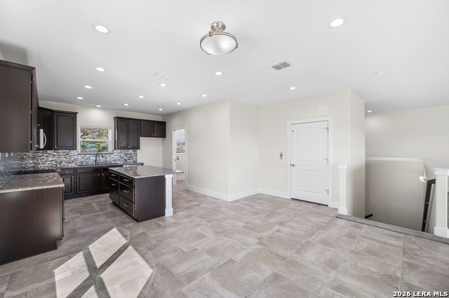 Image 28 of 62 For 1385 Riviera