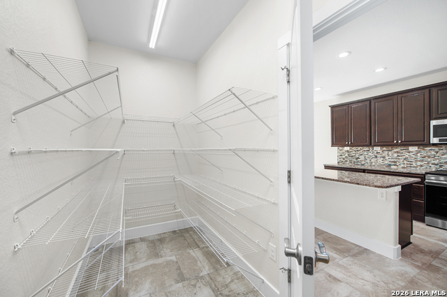 Image 32 of 62 For 1385 Riviera