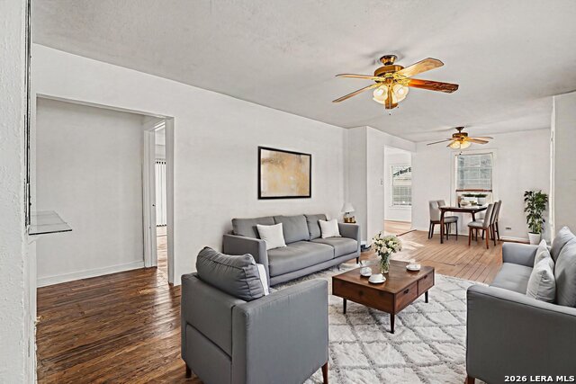 Image 3 of 29 For 2506 Mulberry