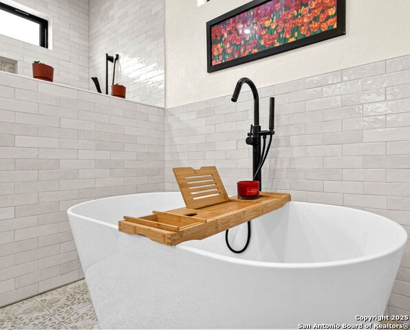 Image 23 of 110 For 120 Western Way