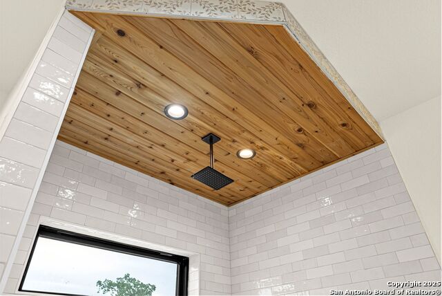 Image 25 of 110 For 120 Western Way