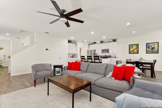 Image 7 of 26 For 175 Honey Oak