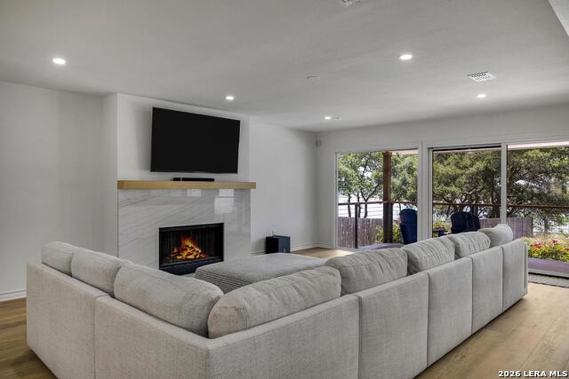 Image 6 of 46 For 772 Lakebreeze