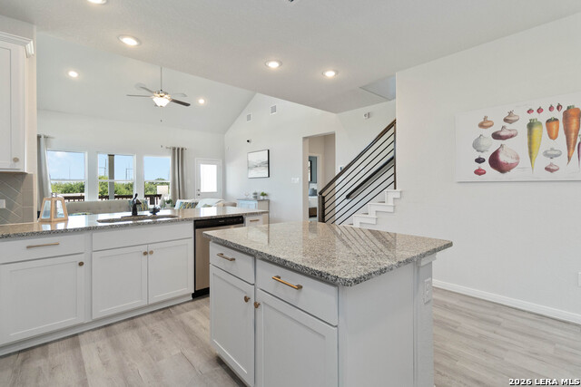 Image 3 of 38 For 8936 Hazel Birch