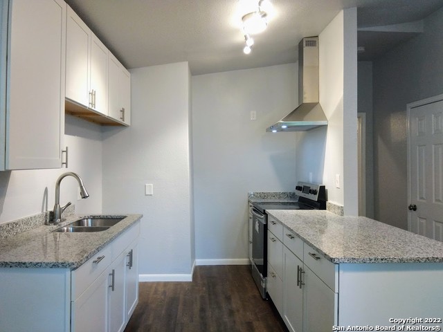 Image 4 of 14 For 710 Virginia Blvd