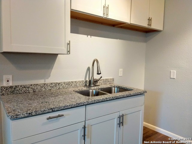 Image 6 of 14 For 710 Virginia Blvd