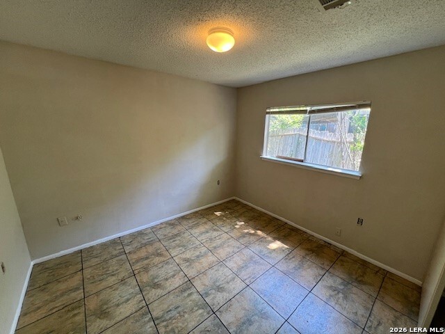 Image 7 of 11 For 5031 Lancelot