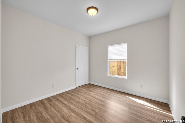 Image 15 of 28 For 531 Sunglo  