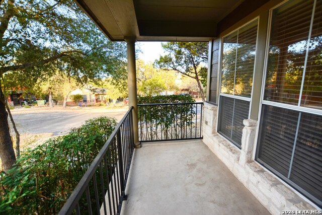 Image 4 of 24 For 7530 Acorn Bend