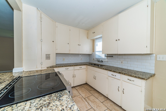 Image 12 of 27 For 418 Bailey  