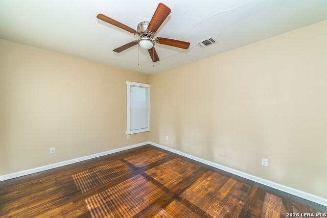 Image 13 of 27 For 418 Bailey  