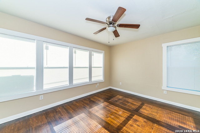 Image 14 of 27 For 418 Bailey  