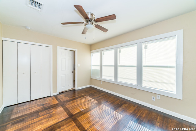 Image 15 of 27 For 418 Bailey  