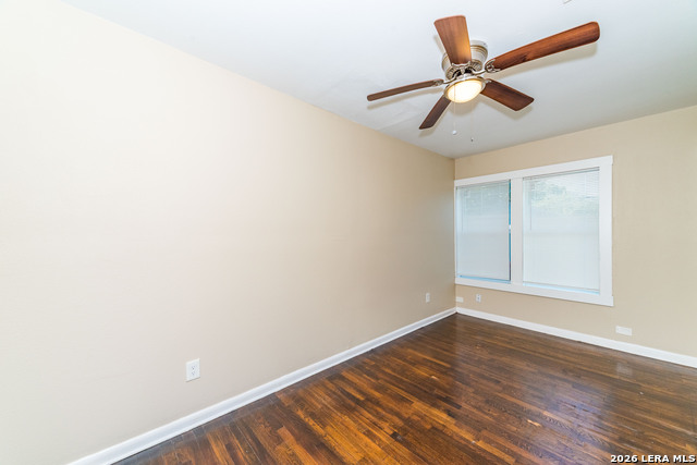 Image 17 of 27 For 418 Bailey  