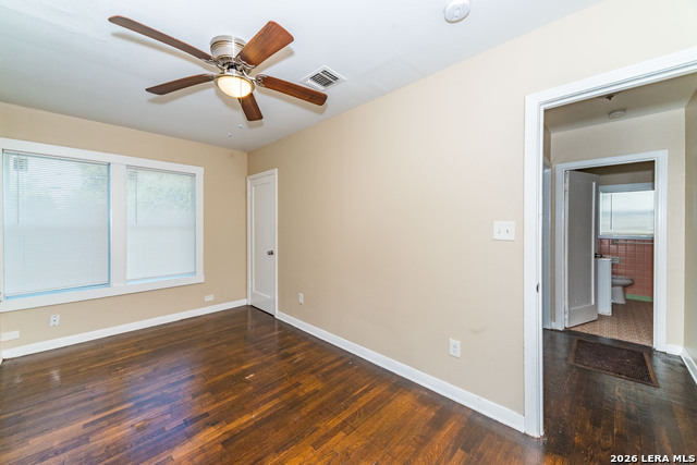 Image 18 of 27 For 418 Bailey  