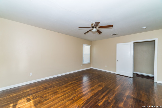 Image 24 of 27 For 418 Bailey  