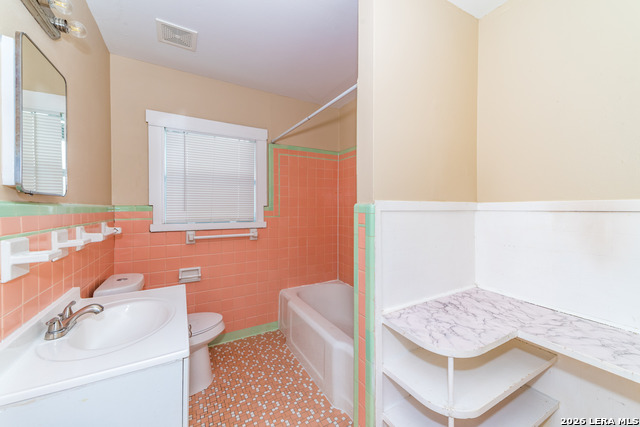 Image 25 of 27 For 418 Bailey  