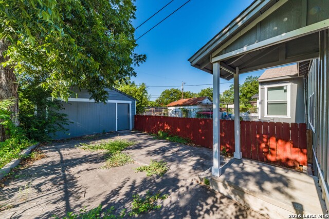 Image 26 of 27 For 418 Bailey  