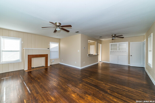 Image 4 of 27 For 418 Bailey  