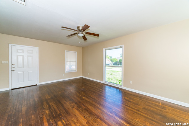 Image 6 of 27 For 418 Bailey  