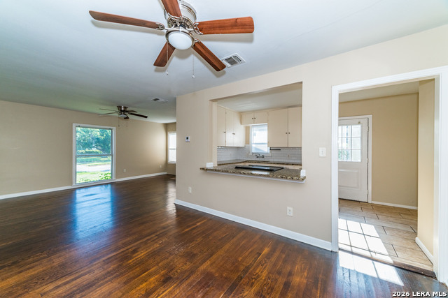 Image 9 of 27 For 418 Bailey  