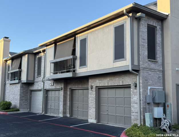 Image 14 of 16 For 11839 Parliament  2423