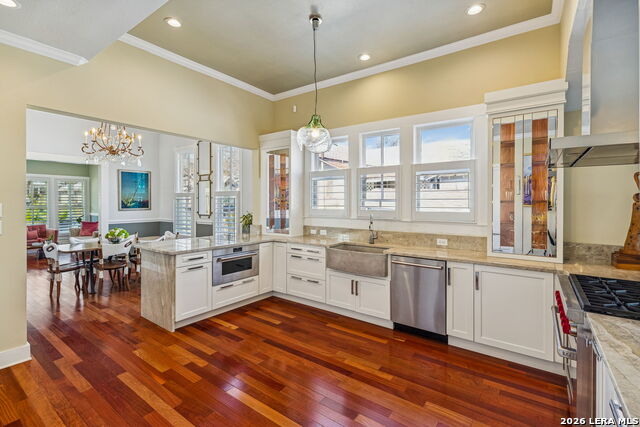 Image 11 of 33 For 130 Crofton Avenue