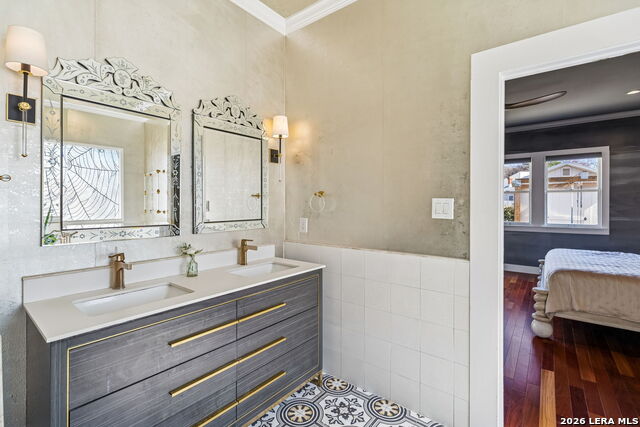 Image 27 of 33 For 130 Crofton Avenue