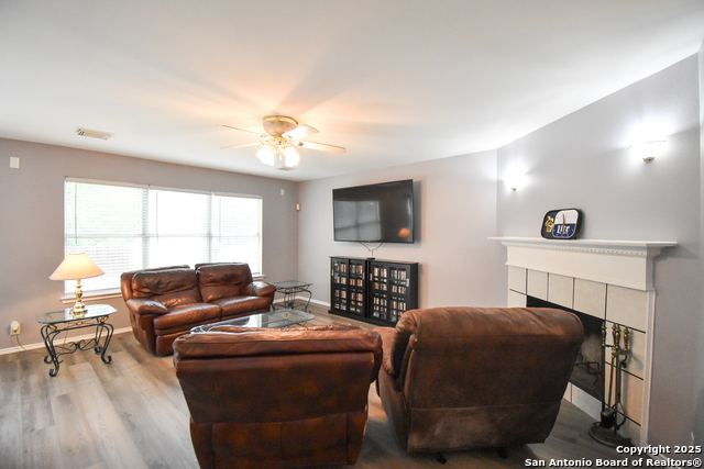 Image 12 of 44 For 10310 Mission Crk