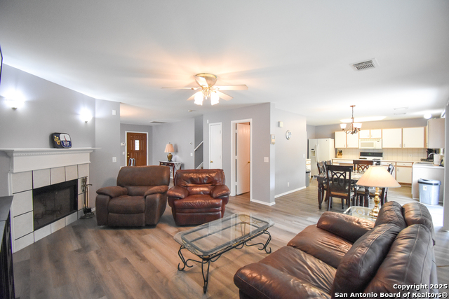 Image 14 of 44 For 10310 Mission Crk