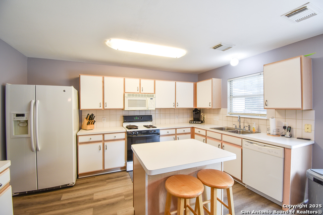 Image 16 of 44 For 10310 Mission Crk