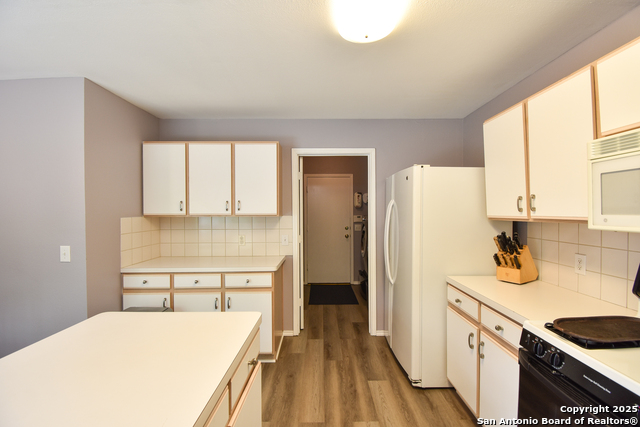 Image 18 of 44 For 10310 Mission Crk