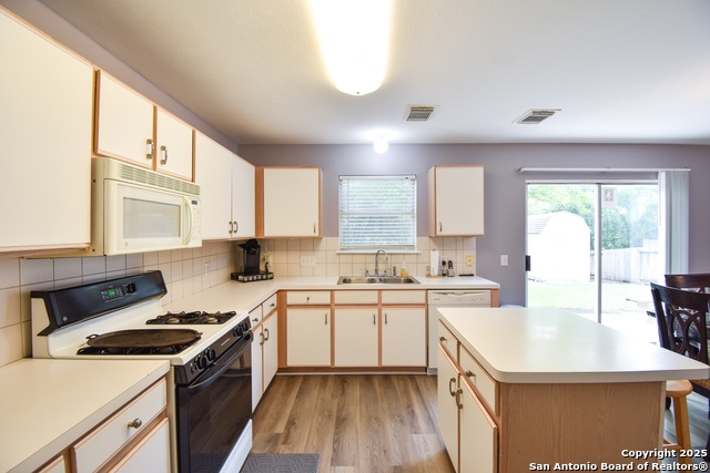 Image 19 of 44 For 10310 Mission Crk